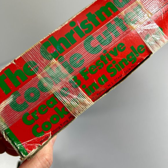 Vintage Hoan Giant Plastic Metal Christmas Tree Cutter in a Single Cut 13.5" - Picture 11 of 12